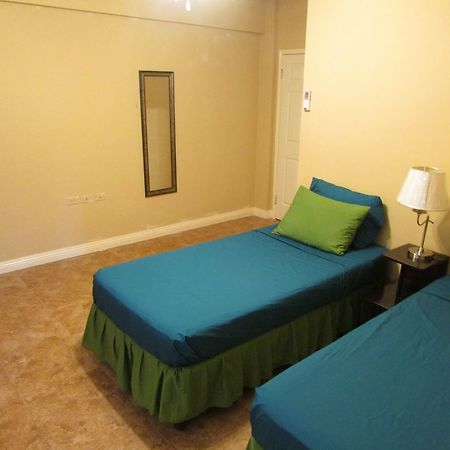 Centrally Located Guest Apartments Kingston Bagian luar foto