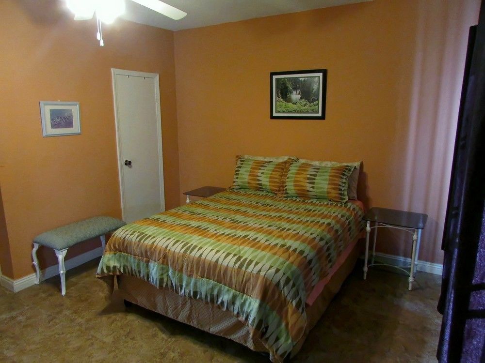 Centrally Located Guest Apartments Kingston Bagian luar foto