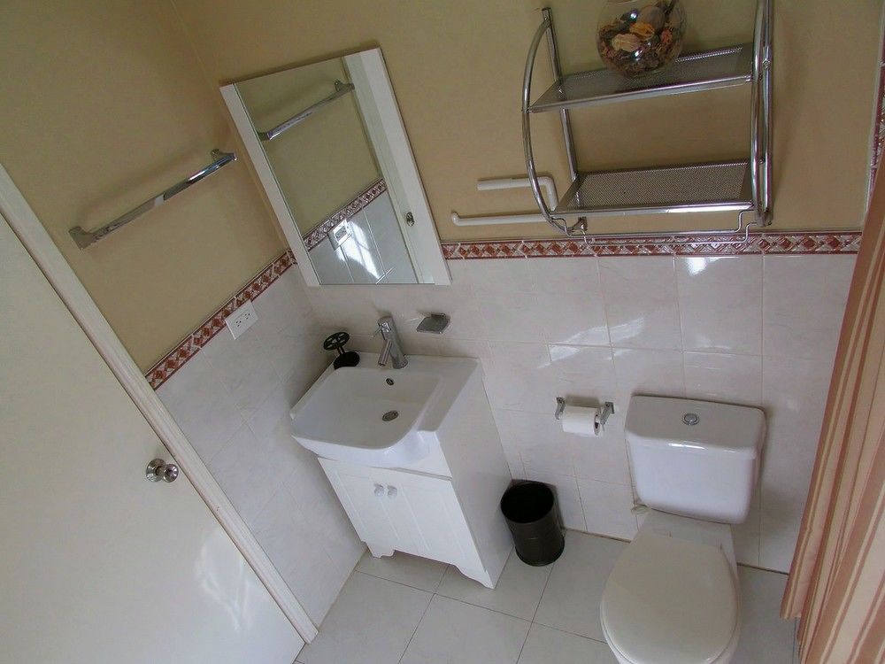 Centrally Located Guest Apartments Kingston Bagian luar foto