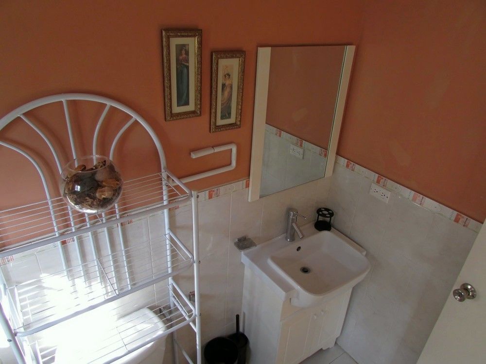 Centrally Located Guest Apartments Kingston Bagian luar foto