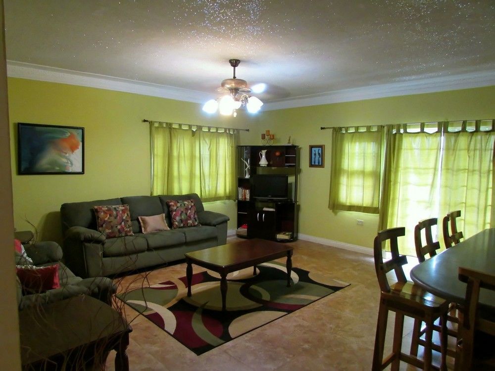 Centrally Located Guest Apartments Kingston Bagian luar foto