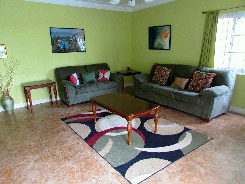 Centrally Located Guest Apartments Kingston Bagian luar foto