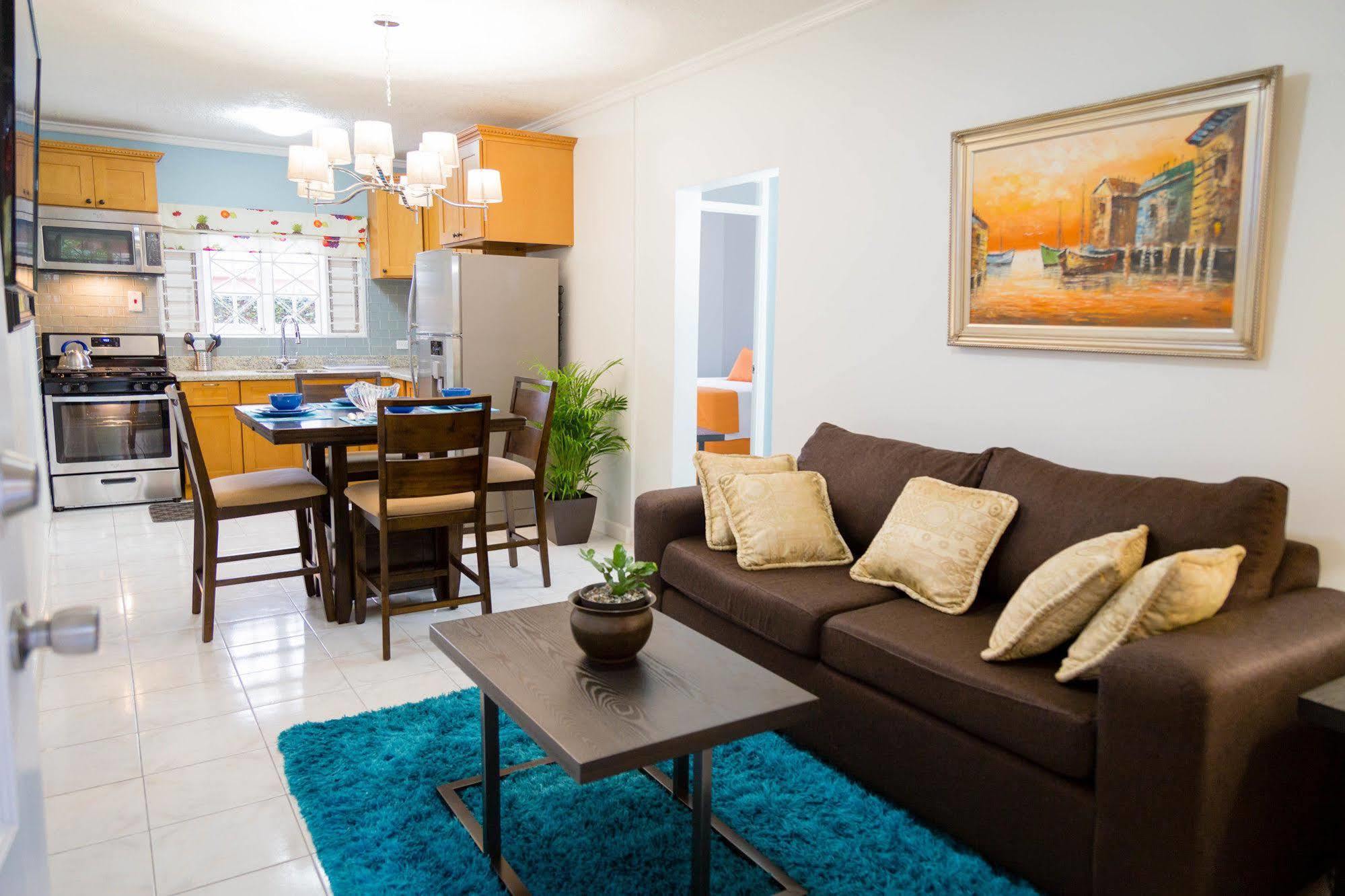 Centrally Located Guest Apartments Kingston Bagian luar foto